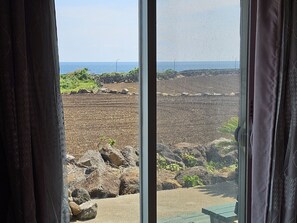 17 ping Sea View Detached House | Free WiFi