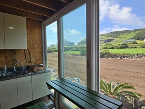 17 ping Sea View Detached House | Private kitchen | Fridge, microwave, cookware/dishes/utensils