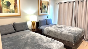 4 bedrooms, iron/ironing board, WiFi, bed sheets