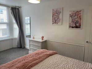 3 camere