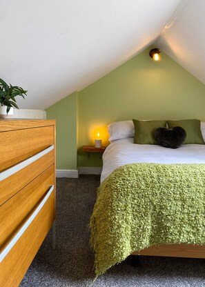 5 bedrooms - Combine Apartments - Whole House  - sleeps 10 guests  in 5 bedrooms (LLANDUDNO)