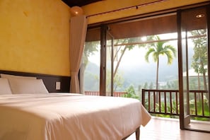 Luxury-Bungalow, Balkon, Bergblick | Blick auf die Berge