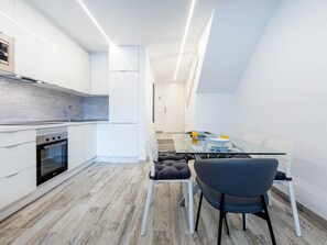 Fridge, microwave, oven, dishwasher