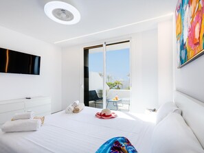 2 bedrooms, iron/ironing board, internet, bed sheets