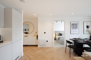 Unclassified image, 3 of 38, button