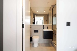 Shower, hair dryer, shampoo