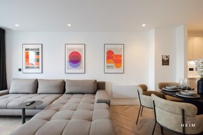 Unclassified image, 2 of 46, button