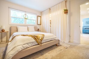 4 bedrooms, desk, iron/ironing board, free WiFi