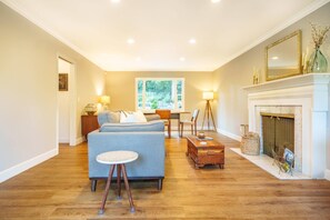 Smart TV, fireplace, table tennis