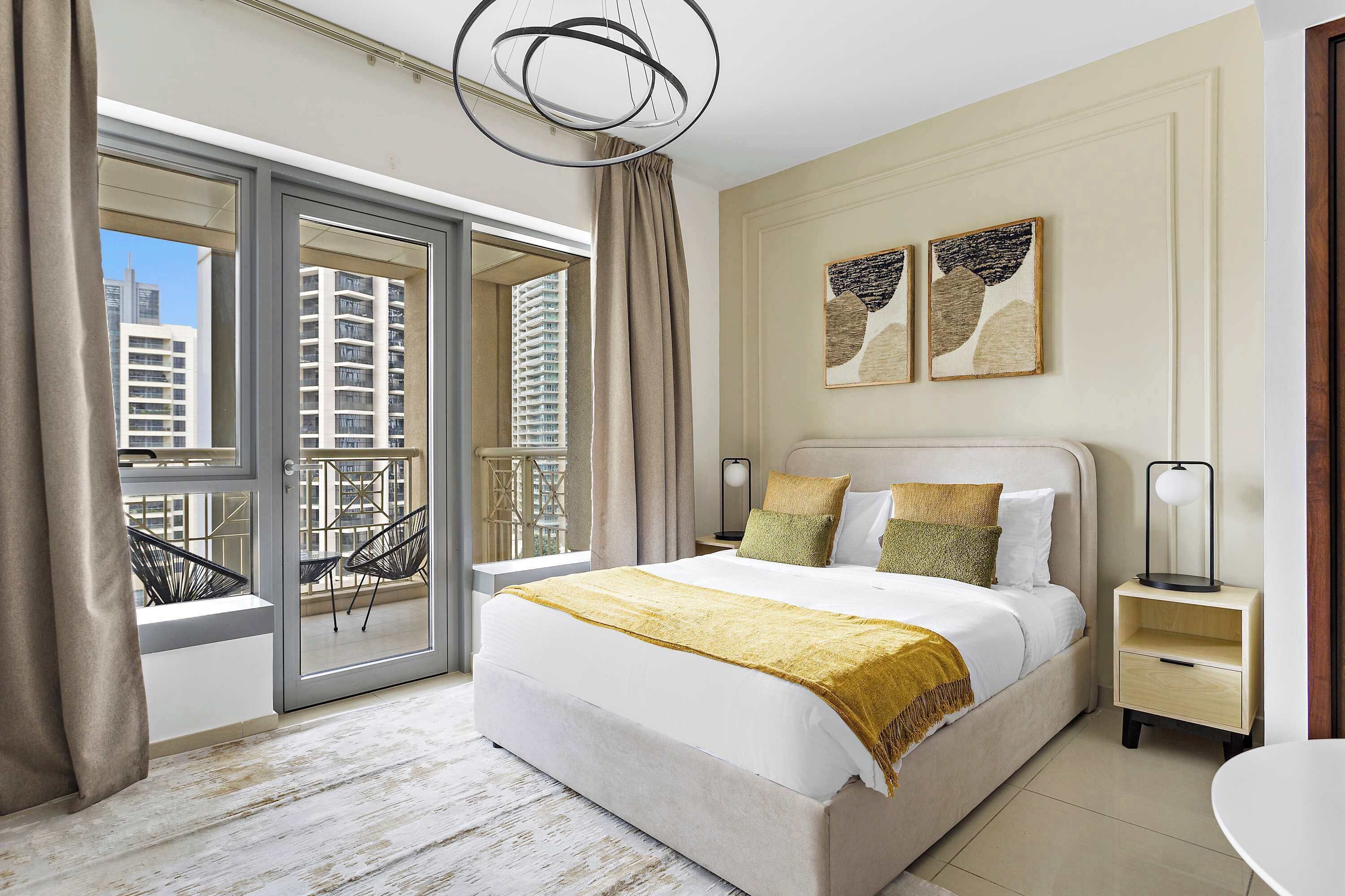 Skrivebord, strykejern/-brett, wi-fi og sengetøy