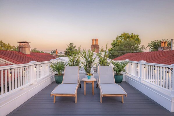 Unclassified image, 1 of 36, button