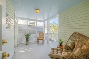 Unclassified image, 3 of 36, button