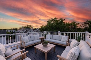 Unclassified image, 3 of 60, button