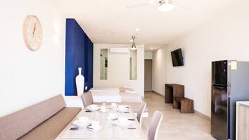 Suite, Sea View (AVENIR) | Premium bedding, free WiFi, bed sheets, wheelchair access