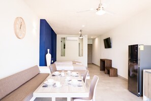 Suite, Sea View (AVENIR) | Premium bedding, free WiFi, bed sheets, wheelchair access