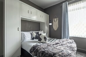 3 chambres, fer et planche à repasser, Wi-Fi gratuit, draps fournis