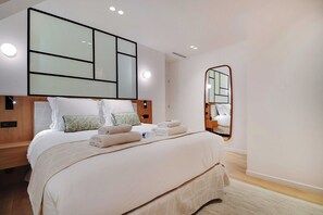 Apartment | 2 bedrooms, laptop workspace, iron/ironing board, bed sheets - Sumptuous Apartment - 2br/6p - Center of Paris (Paris)