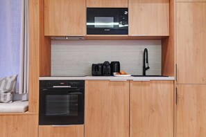 Apartment | Private kitchen | Fridge, microwave, oven, stovetop - Sumptuous Apartment - 2br/6p - Center of Paris (Paris)