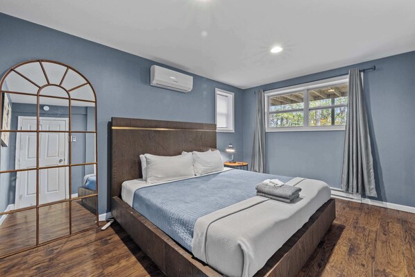 4 bedrooms, iron/ironing board, travel cot, WiFi