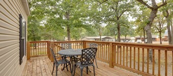 Greers Ferry Lake Access: Cabin w/ Boat Slip!