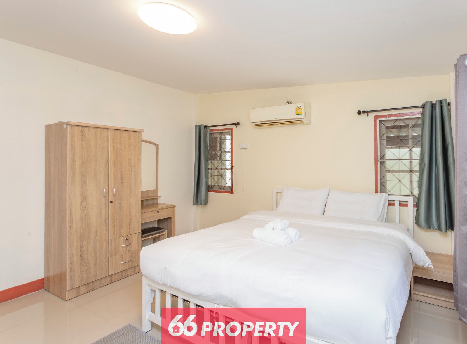 4 bedrooms, iron/ironing board, internet