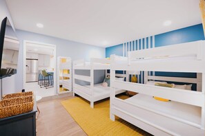 5 bedrooms, desk, iron/ironing board, travel cot