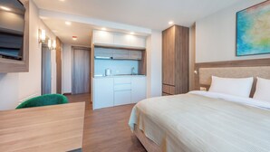 Studio | In-room safe, desk, iron/ironing board, WiFi (free) - Sunset Residence & Hotel Batumi (Batumi)