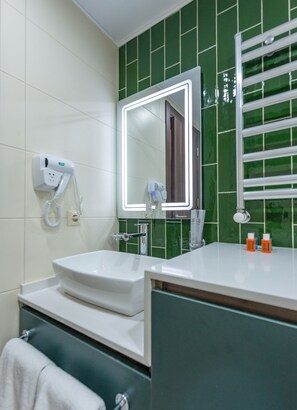 Studio | Bathroom | Shower, hair dryer, slippers, towels - Sunset Residence & Hotel Batumi (Batumi)