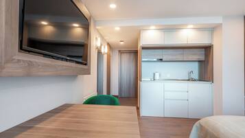 Studio | In-room safe, desk, iron/ironing board, free WiFi