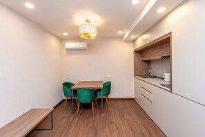 Mini-fridge, oven - Sunset Residence & Hotel Batumi (Batumi)