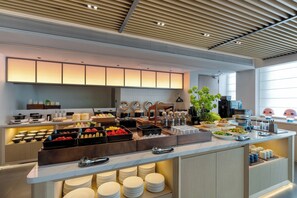 Desayuno buffet diario (CNY 48 por persona)