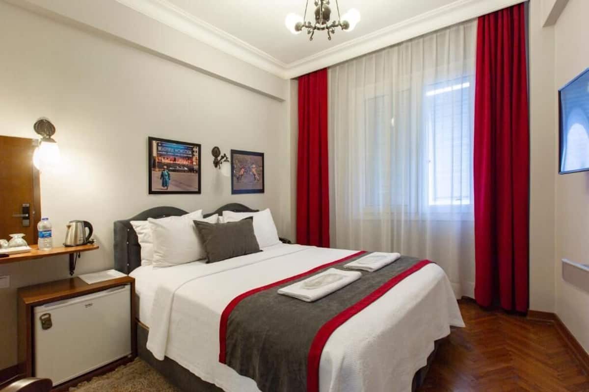 Phòng phong cách cổ điển, quang cảnh biển | Minibar với thức uống miễn phí, két bảo mật tại phòng