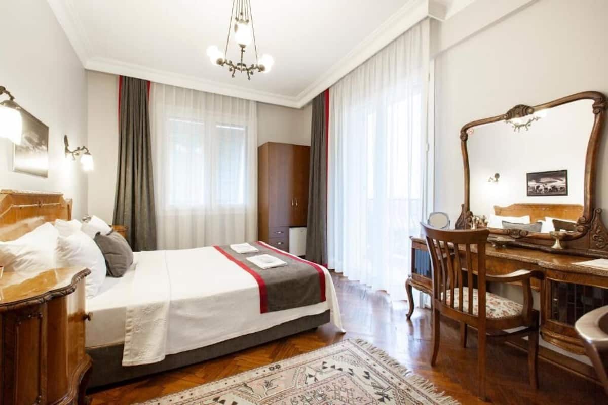 Deluxe Room, Balcony, Sea View | Free minibar, in-room safe, blackout drapes, soundproofing