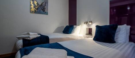 1 bedroom, desk, iron/ironing board, WiFi