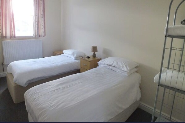 Iron/ironing board