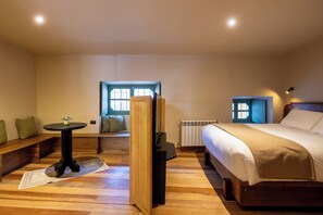 Habitación doble superior, vistas al patio | Caja fuerte y wifi gratis