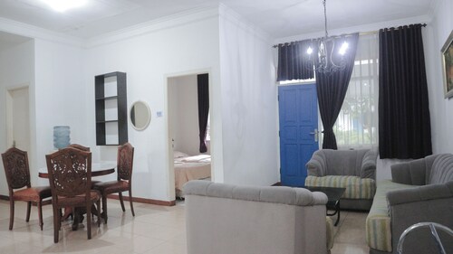 Aries Biru Hotel & Villa