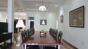 Villa Aries Utama | Woonruimte