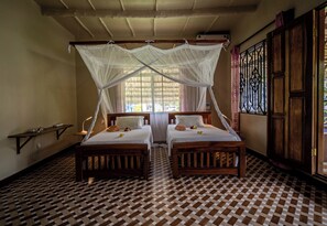 Tremannsrom – deluxe, balkong, hageutsikt | Safe på rommet, lydisolert, strykejern/-brett og wi-fi (inkludert)