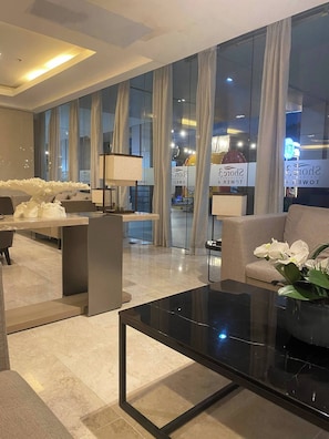 Apartamento, 1 habitación, accesible para personas con discapacidad, vistas a la ciudad | Vestíbulo