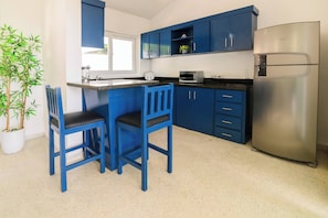 Apartment, 3 Bedrooms, Smoking, Private Pool | Interior