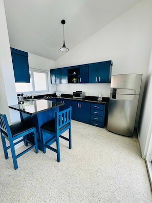 Apartment, 3 Bedrooms, Smoking, Private Pool | Interior