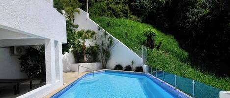 Appartement, 3 slaapkamers, roken, privézwembad | Zwembad | Een buitenzwembad