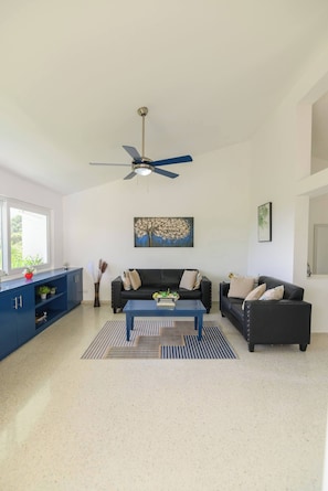 Apartment, 3 Bedrooms, Smoking, Private Pool | Living room