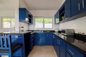 Apartment, 3 Bedrooms, Smoking, Private Pool | Interior