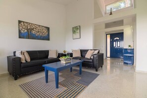 Apartment, 3 Bedrooms, Smoking, Private Pool | Living room