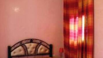 3 bedrooms, bed sheets