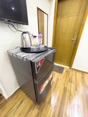 Mini-refrigerator