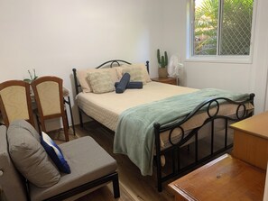 2 多间卧室、熨斗/熨衣板、WiFi、床单