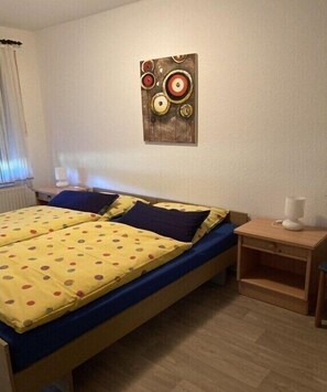 2 bedrooms, Internet, bed sheets